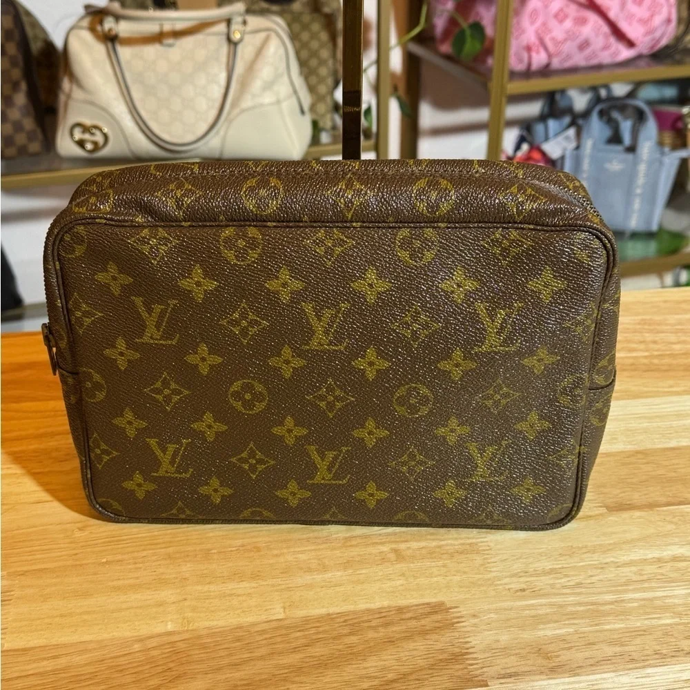 AUTHENTIC Louis Vuitton Monogram Trousse Bag